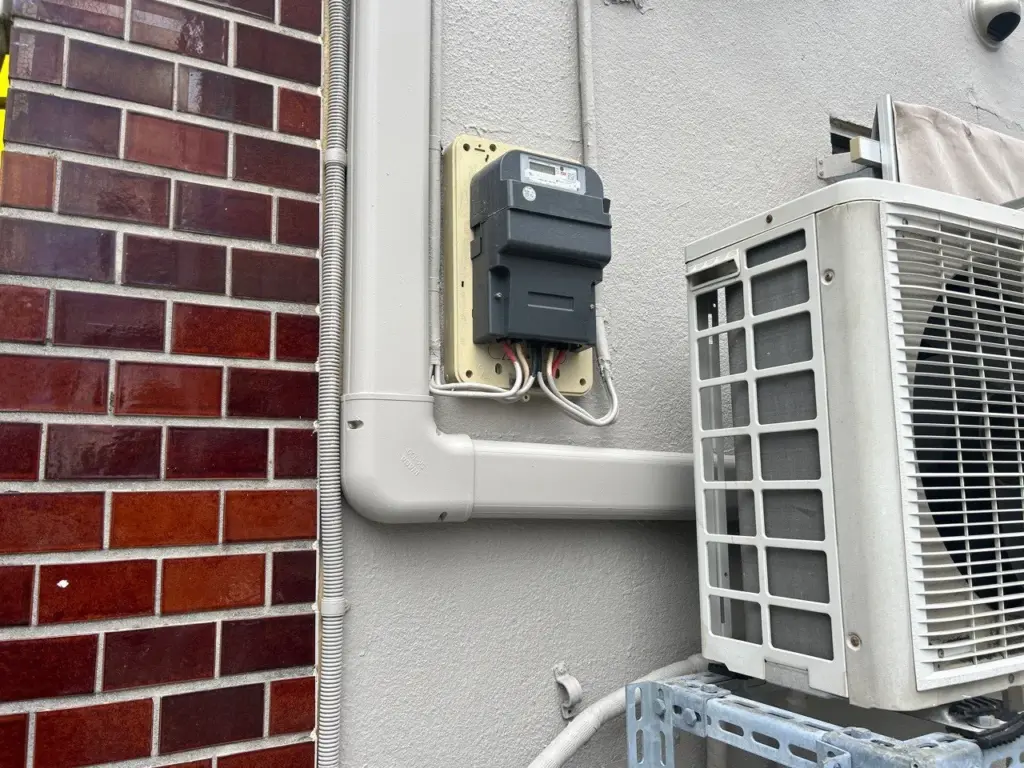 施工事例/町田市/外壁塗装/外壁塗装専門店/ワンリフォーム/雨樋取替/雨樋/火災保険/付帯部塗装/完工